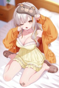Rating: Questionable Score: 41 Tags: bandaid indie_virtual_youtuber pajama sweater toketa-sekai yuzuki_kiiro User: Anonymous