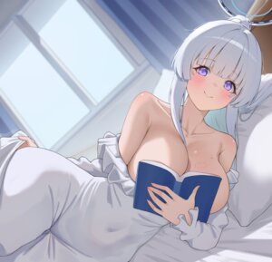 Rating: Questionable Score: 33 Tags: blue_archive breasts halo lanhua227 no_bra pajama sheets ushio_noa User: Arsy