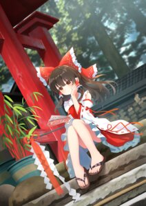 Rating: Questionable Score: 21 Tags: hakurei_reimu miko pantsu skirt_lift tagme touhou User: 弱受猫