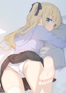 Rating: Questionable Score: 115 Tags: feet kani_biimu loli pantsu shimotsuki_potofu skirt_lift sweater thighhighs User: himeno_nanako